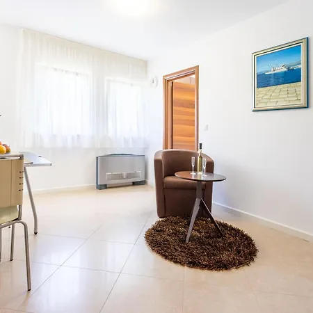 Apartman Luxurioese Mit Poolblick *