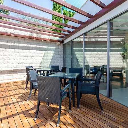 Apartman Luxurioese Mit Poolblick *