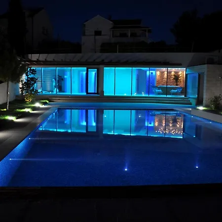 Apartman Luxurioese Mit Poolblick *