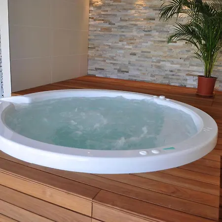 Apartman Luxurioese Mit Poolblick