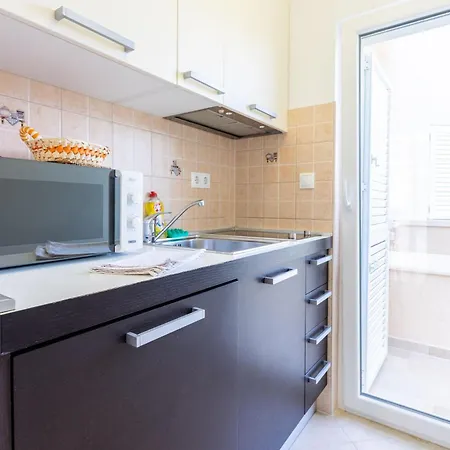 Luxurioese Mit Poolblick Appartement *